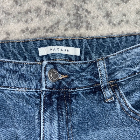 PACSUN Mom Jeans Medium Wash Size 28 / size 6 equivalent EUC - Picture 3 of 5